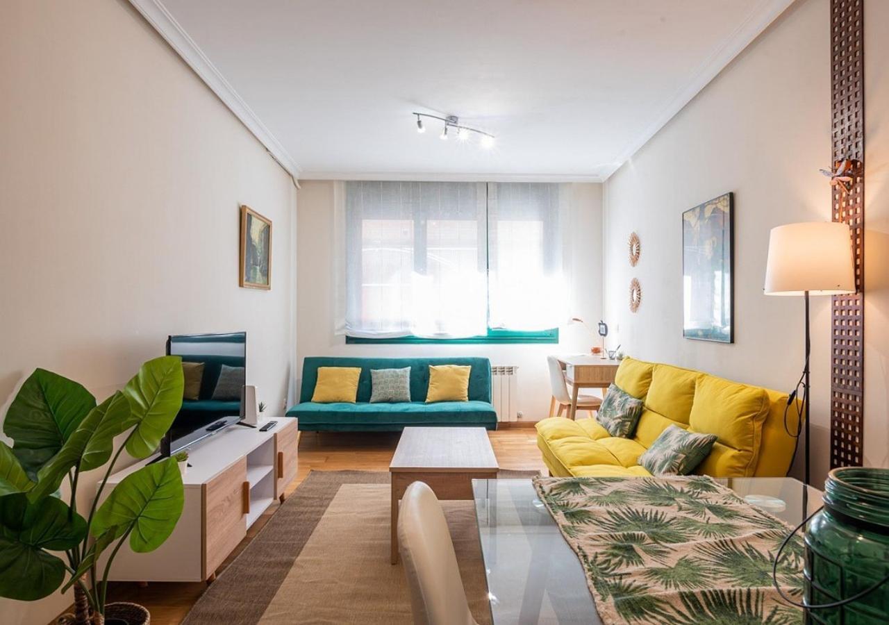 Apartamento Centrico Con Wifi Y Parking De Coche Tamano Medio Onís المظهر الخارجي الصورة