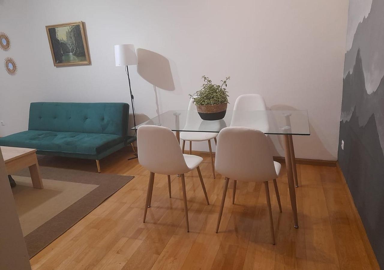 Apartamento Centrico Con Wifi Y Parking De Coche Tamano Medio Onís المظهر الخارجي الصورة